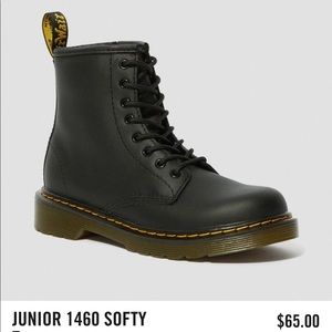 *SOLD* Dr. Martens black Junior 1460 Softy